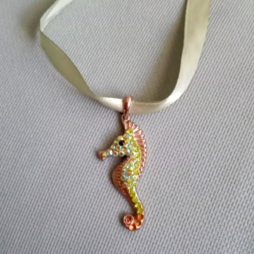 KIRKS FOLLY GREEN SEAHORSE NECKLACE - Picture 11 of 11